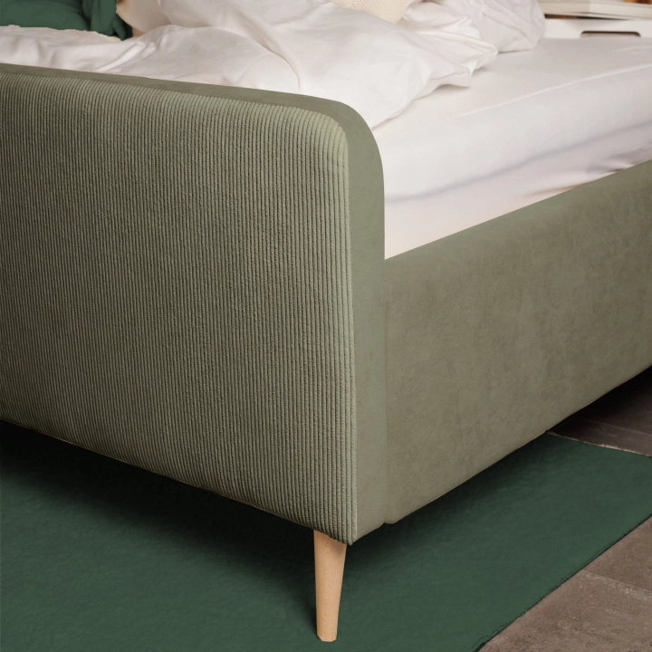 Łóżko MELISSA szerokie sztruks cord 205-19 szałwia + dream velvet 202-34 - szałwia front detal.jpg