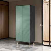 Szafa dwudrzwiowa ryflowana pistacja na złotych nóżkach MIXTURIAL main aranż.jpg