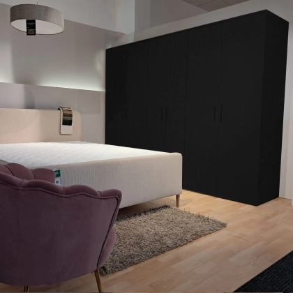 Bok_maskujący_do_płytkiej_szafy_AGATA_35x212_cm_ryfle_czarne_(M)_(3)_KOD_AGATA-BNSPR-CZ.webp