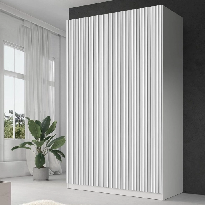Front_ryflowany_szafy_modułowej_AGATA_50x210_cm_białe_ryfle_-_szeroki_(M)_(1)_KOD_AGATA-FSSR-BI.webp