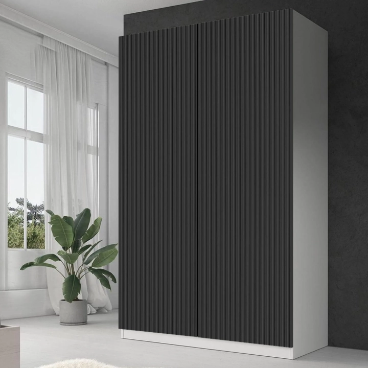 Front_ryflowany_szafy_modułowej_AGATA_50x210_cm_czarne_ryfle_-_szeroki_(M)_(1)_KOD_AGATA-FSSR-CZ.webp