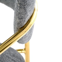Krzesło_tapicerowane_popielate_HELIO_z_metalowymi_złotymi_nogami_(4)_KOD_HLK537001.webp